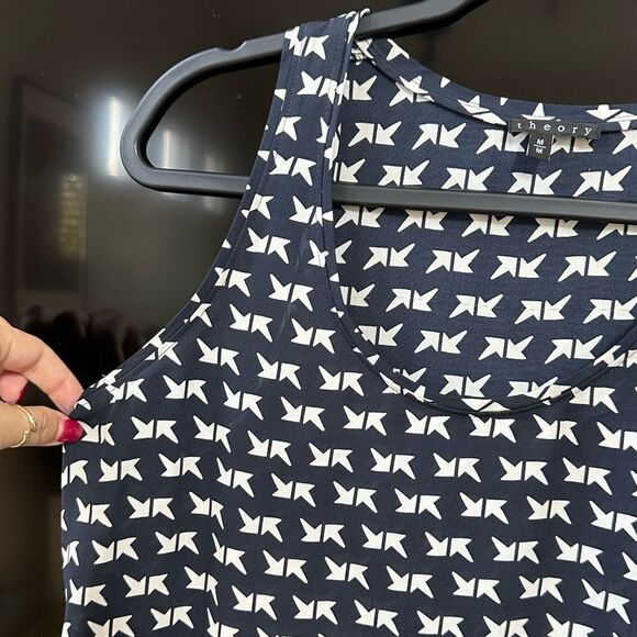Theory Silk Arrow Print Navy High-low Tank - Picture 4 of 6